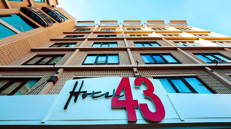 Hotel 43