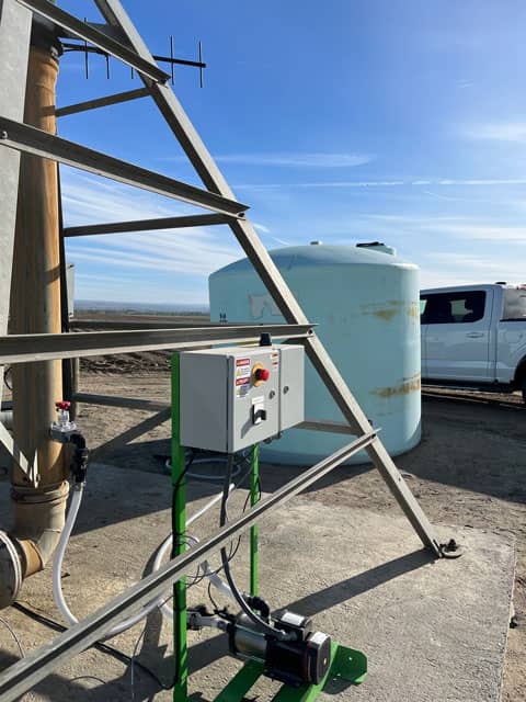 Tank monitor and a truck